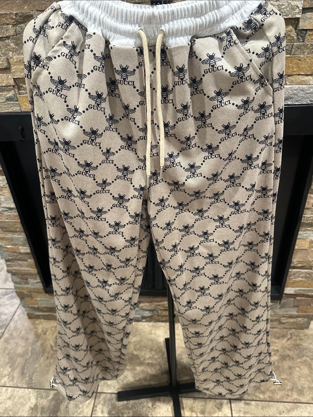 Cream and Black Bee Print Pajama Set size M - Picture 3 of 5